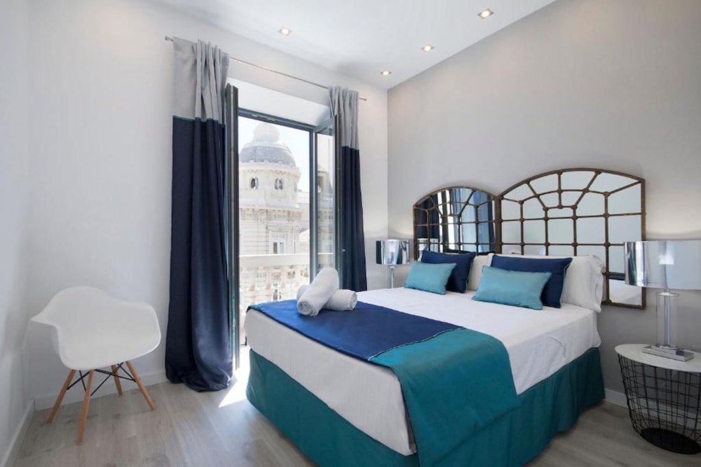 Habitat Suites Gran Via 17 7/65