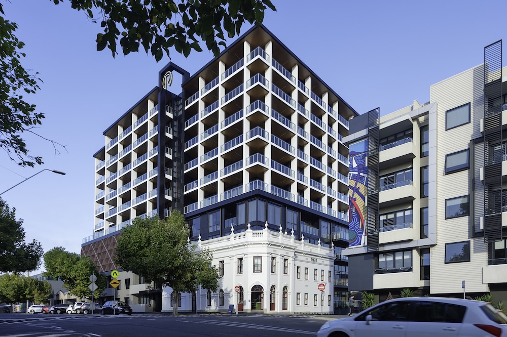 Oaks R Suites Geelong 5/50