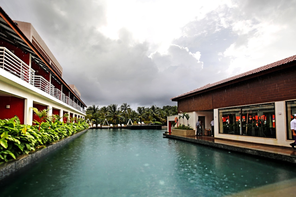 Planet Hollywood Beach Resort 60/66