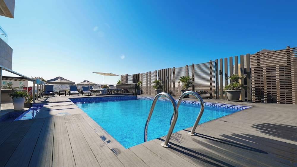 The House Boutique Suites 61/68