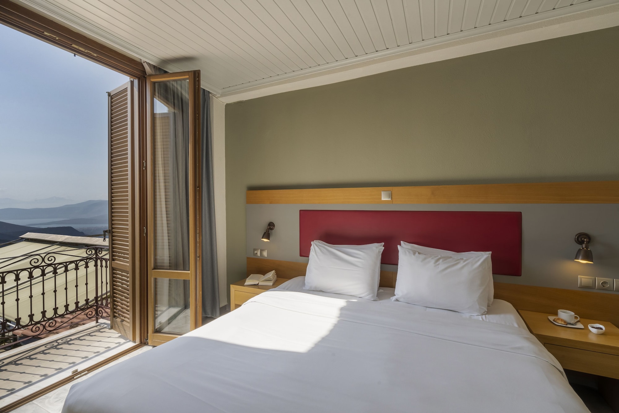 Deluxe, Queen Bed, Sea View, Sofa