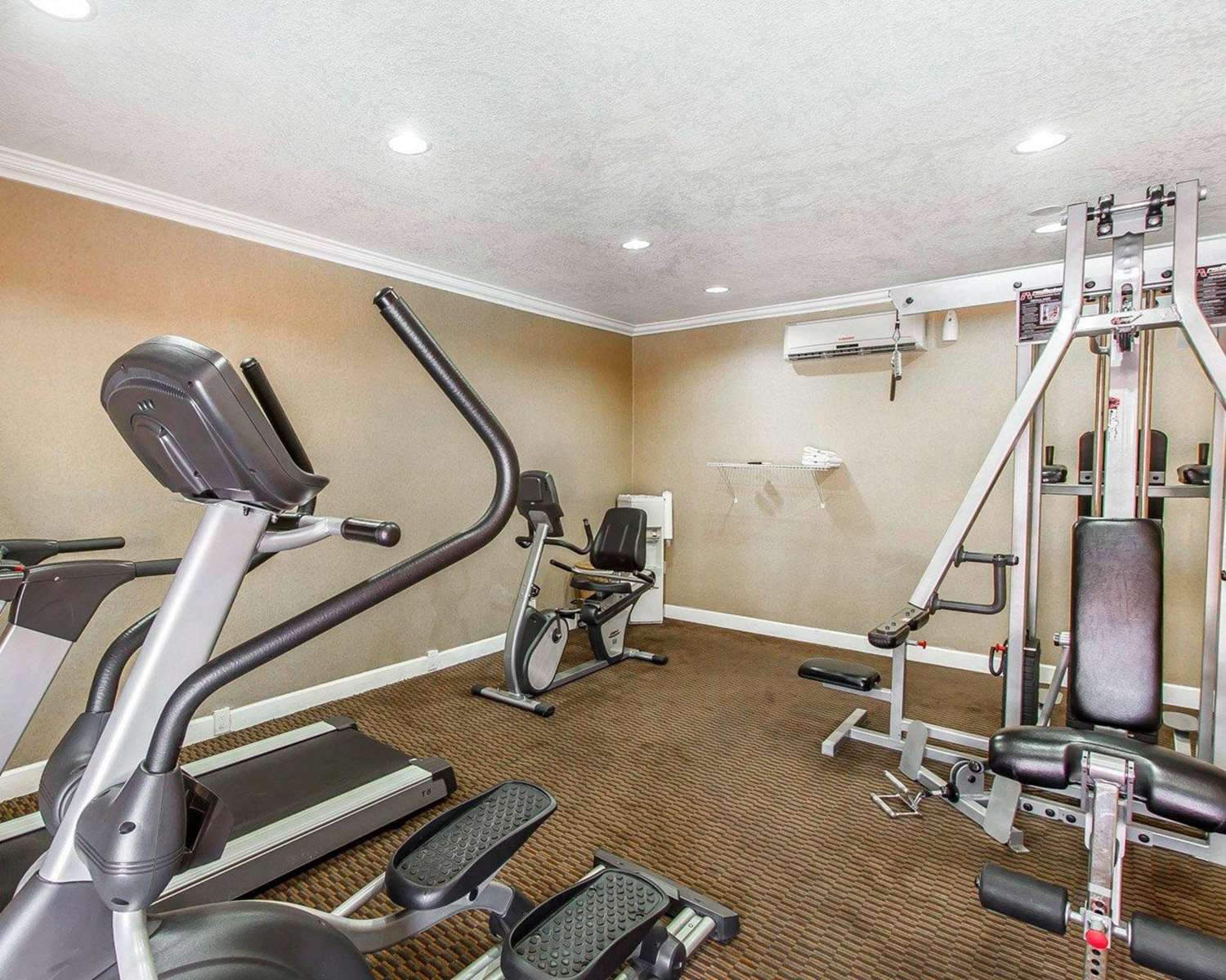 Super 8 by Wyndham Mesa Downtown Near Convention Center 12/20