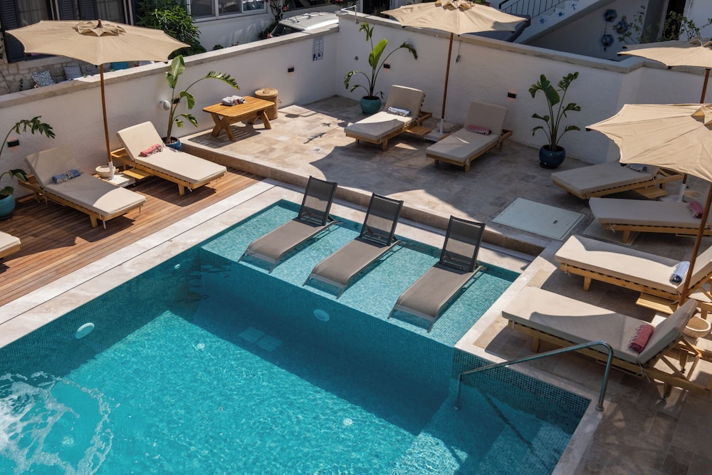 Armel Alacati (+12 Adult Only) 23/46