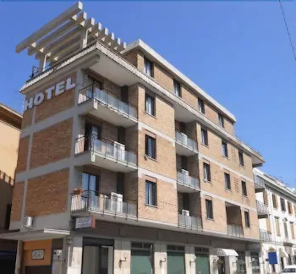 Hotel Traghetto 3/25
