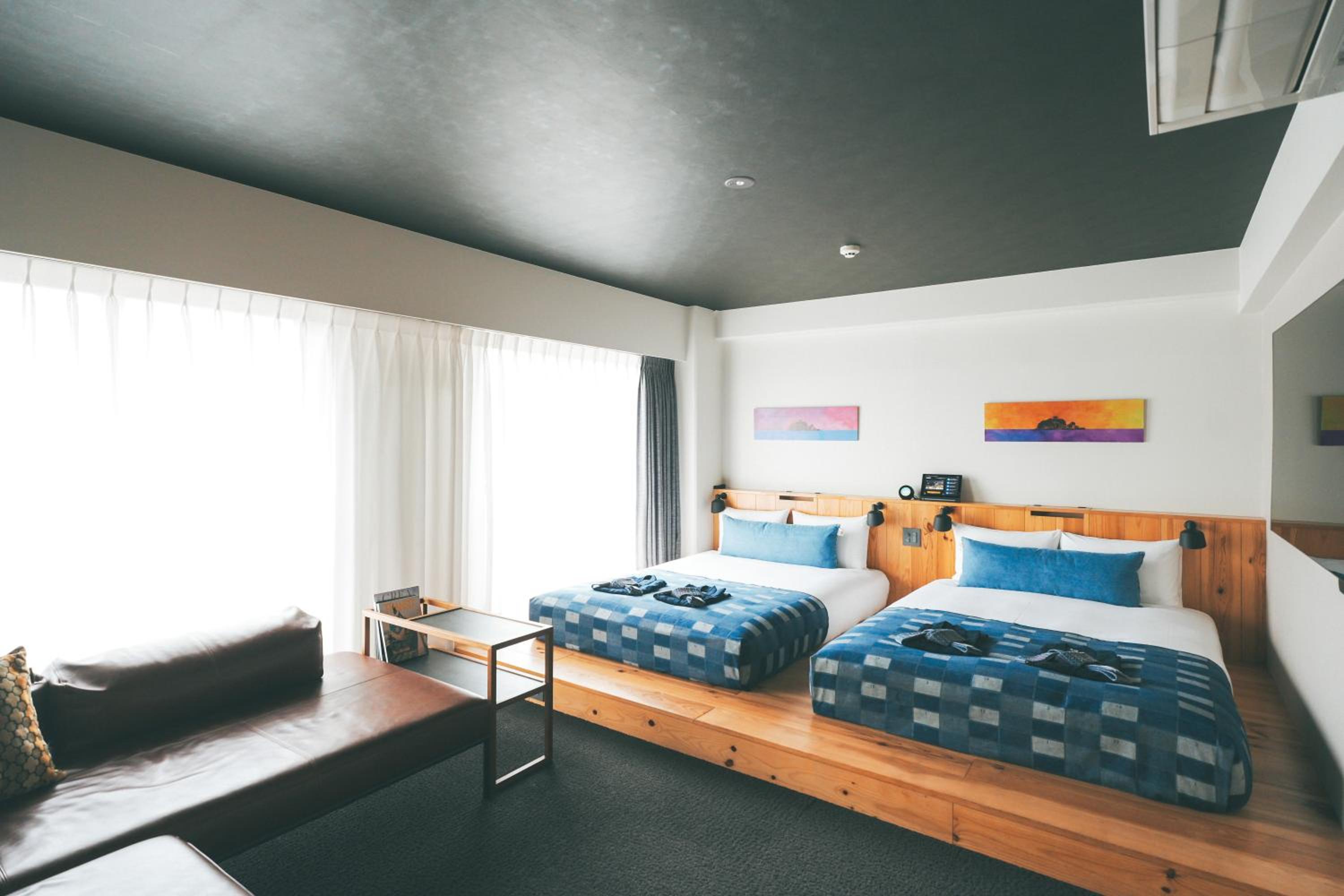 Suite, Bathtub