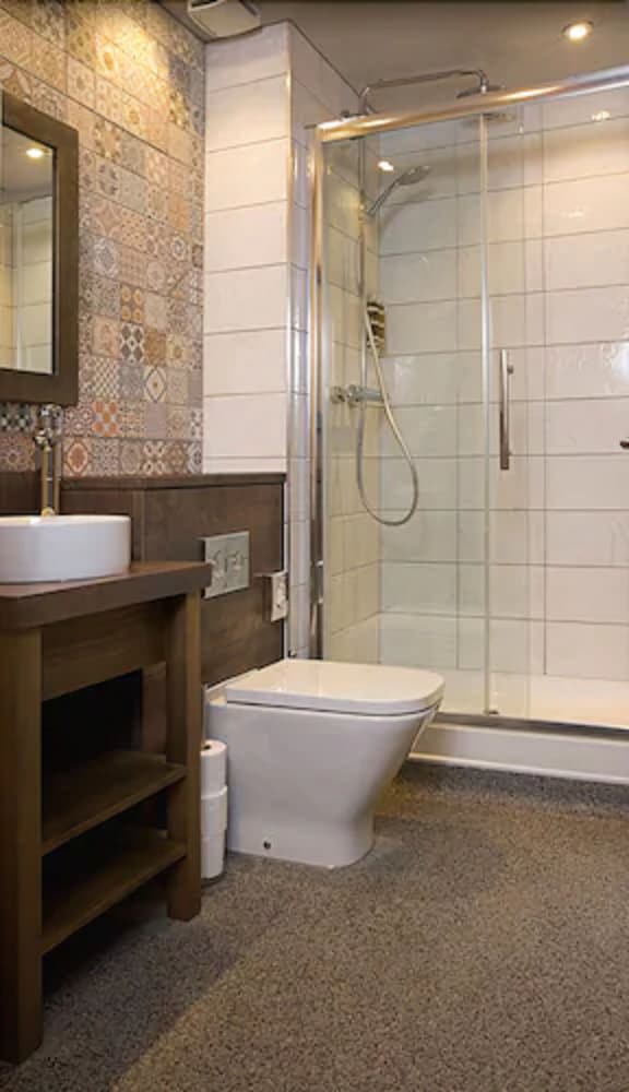 The Abel Heywood Pub & Boutique Hotel 41/43
