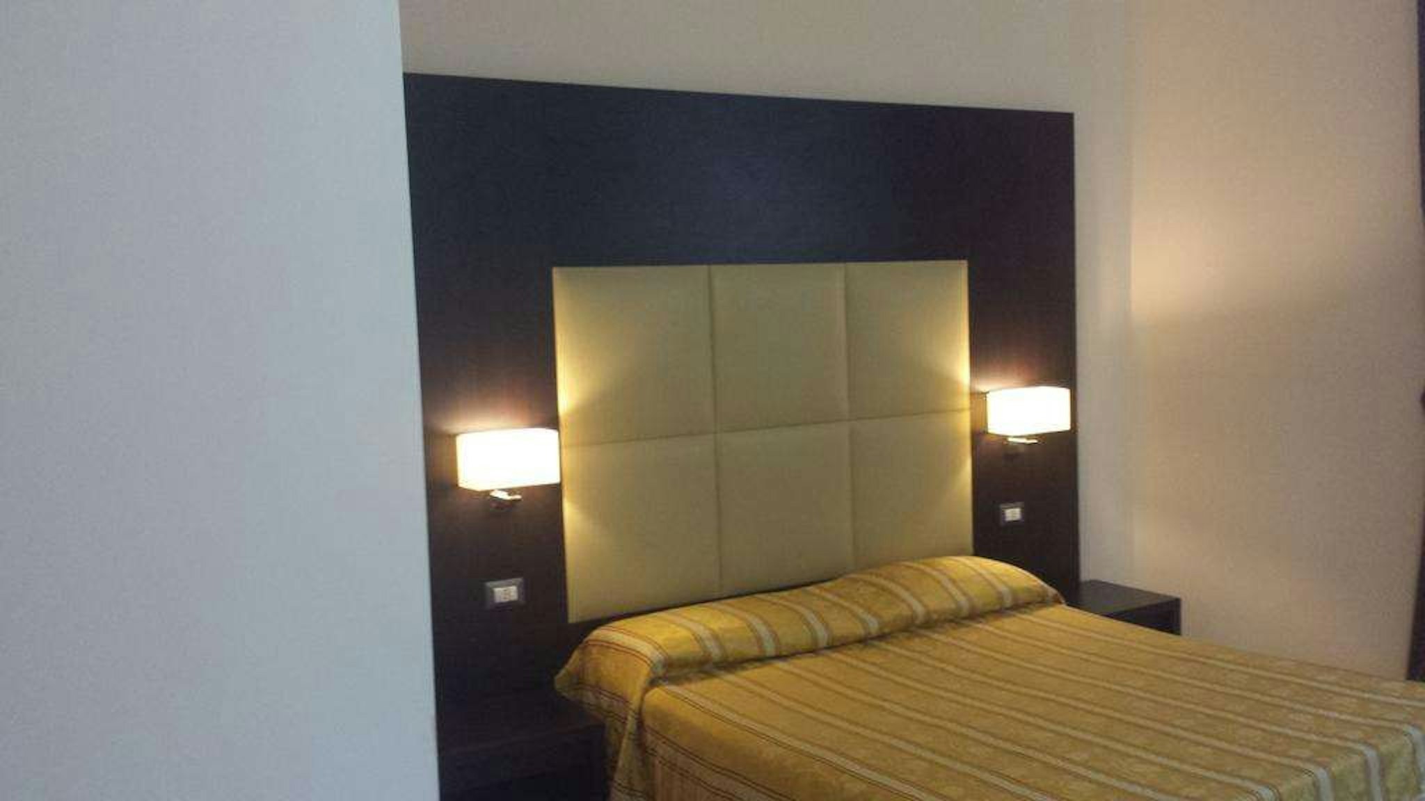 Hotel Due Colonne 14/71