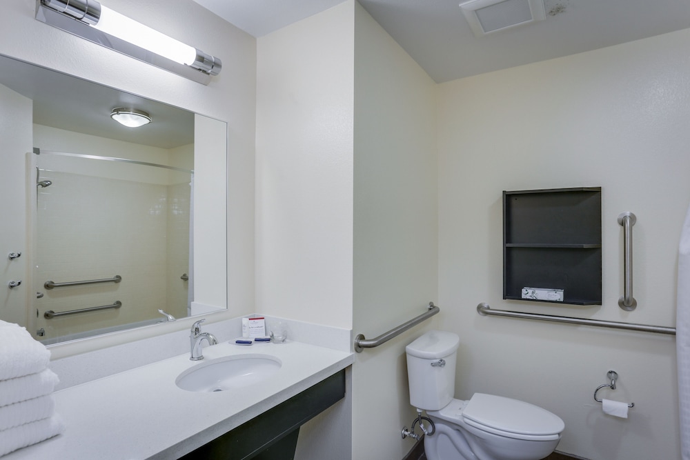 Candlewood Suites College Station At University 14/46