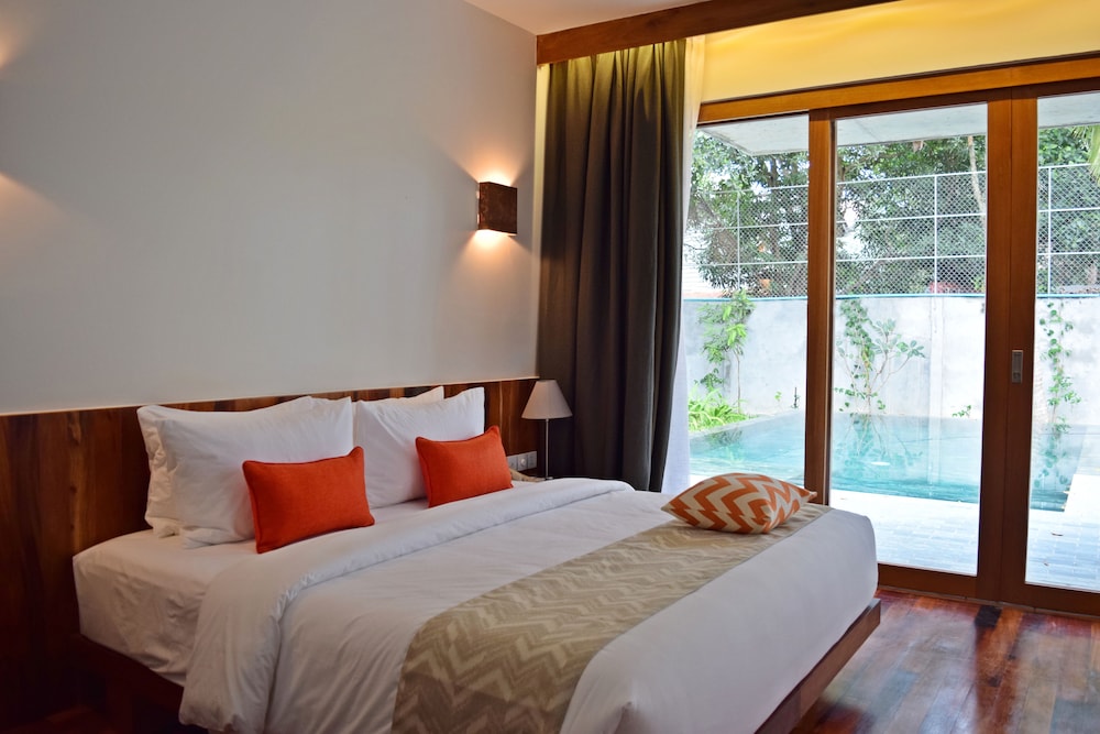 2 BEDROOMS, POOL, VILLA