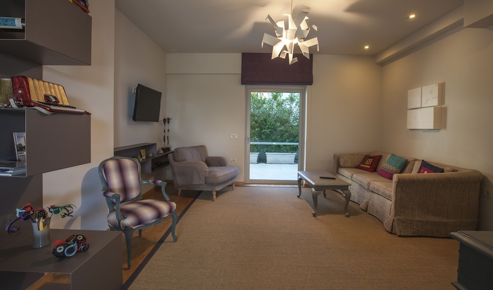 Scale Suites 32/50