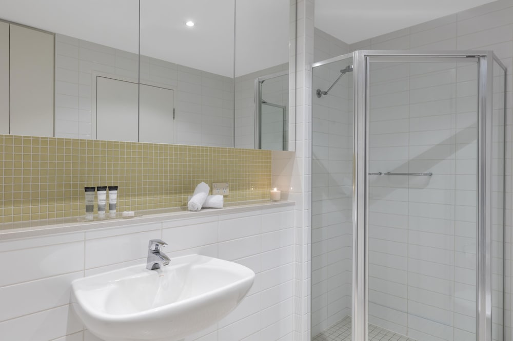 Oaks Glenelg Liberty Suites، أديليد 78/80