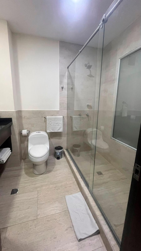 Ramada Cucuta 28/28