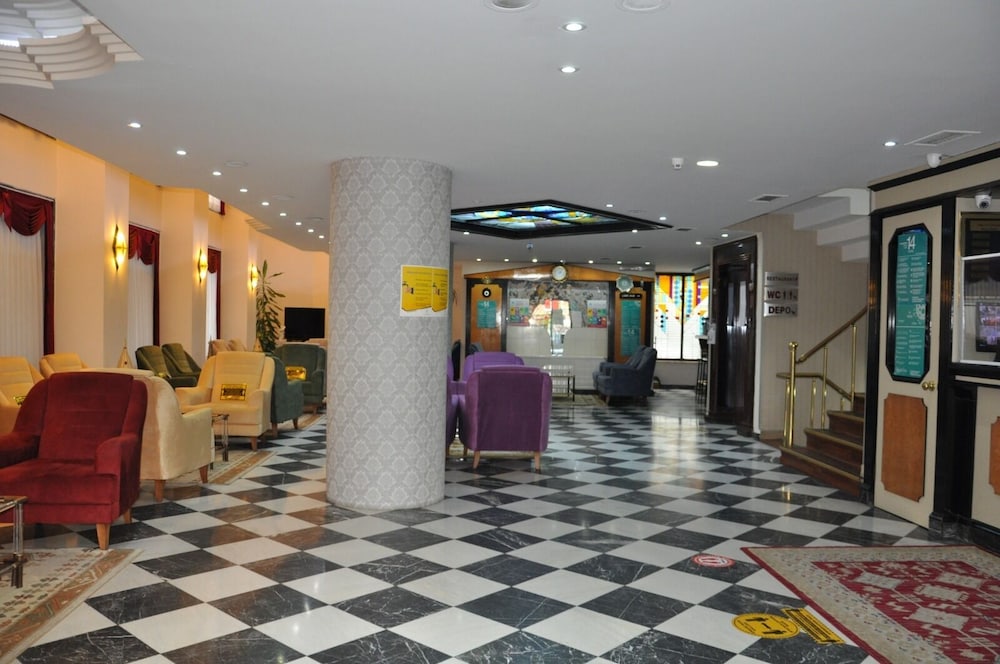 Lobby at Tayhan Hotel, ISTANBUL