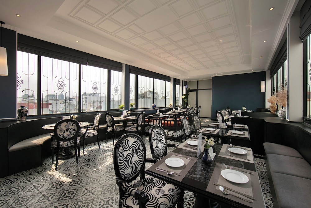 Hanoi Le Chateau Hotel & Spa 39/50