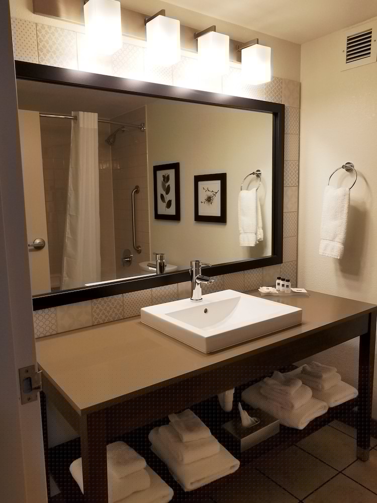 Country Inn & Suites By Radisson Fergus Falls Mn 35/41