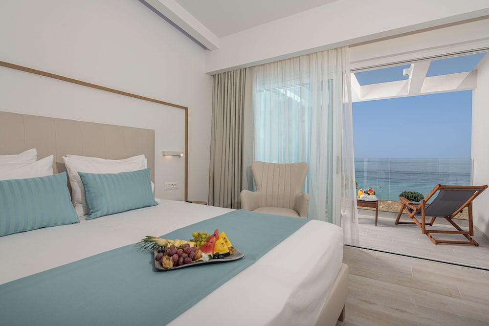 DELUXE, DOUBLE OR TWIN BED, SEA VIEW, BALCONY
