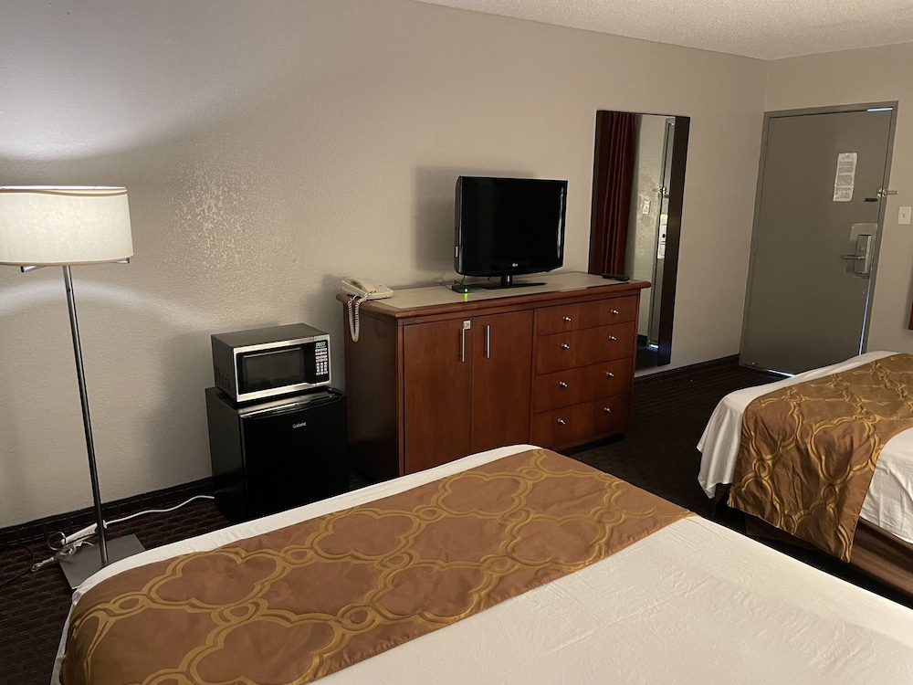 Heritage Inn Express Hayward 24/33