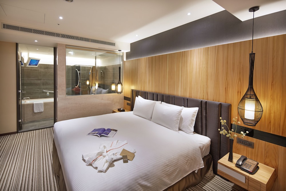 La Vida Hotel 7/38