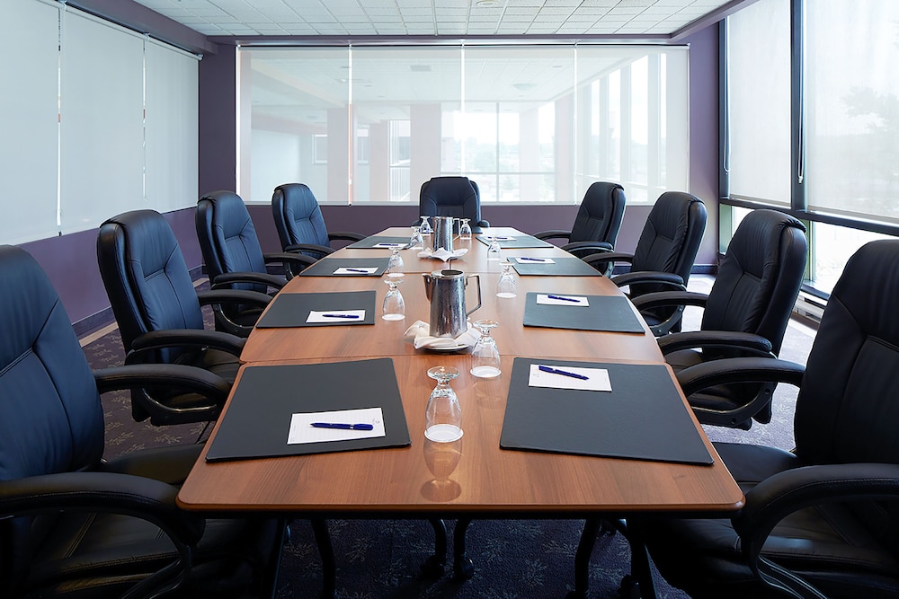 Delta Hotels By Marriott Sherbrooke Conference Centre 18/19