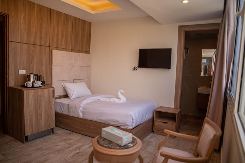 غرفة بانورامية بسريرين منفصلين، Nine Pyramids View Hotel 2/3