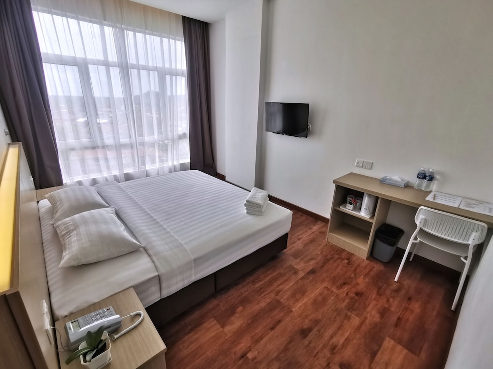 Green World Hotel 12/19