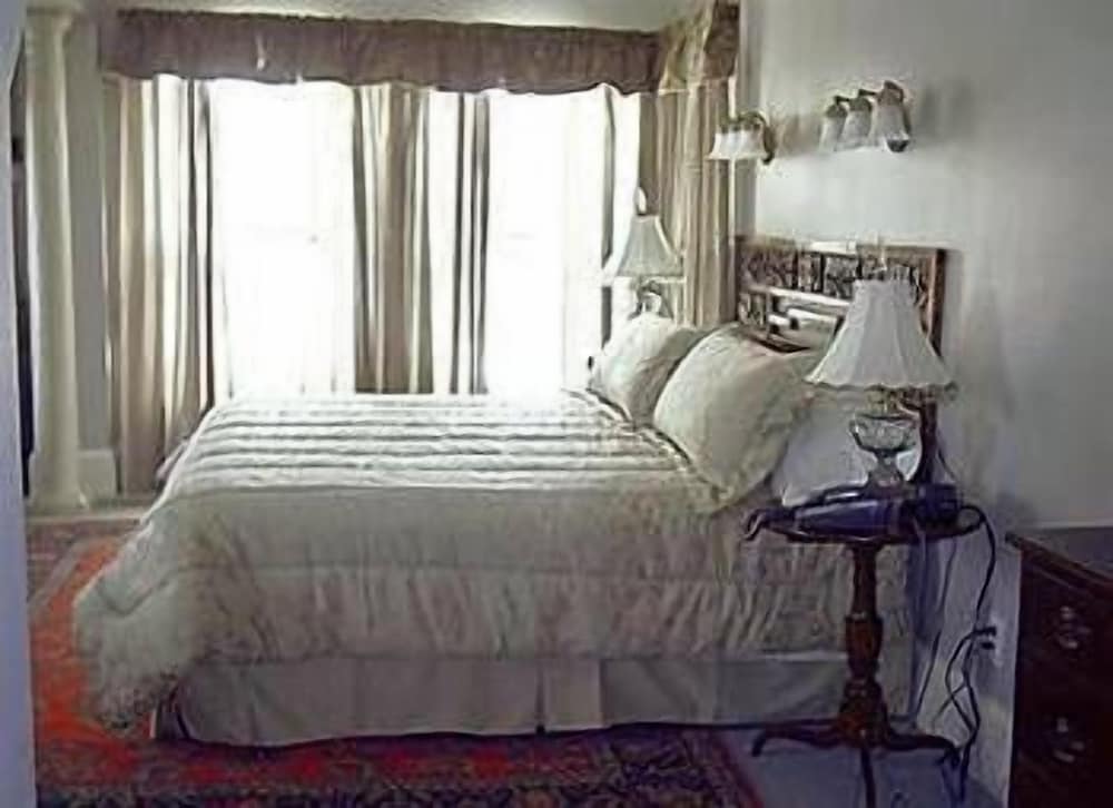 The Inn at Saratoga 22/53