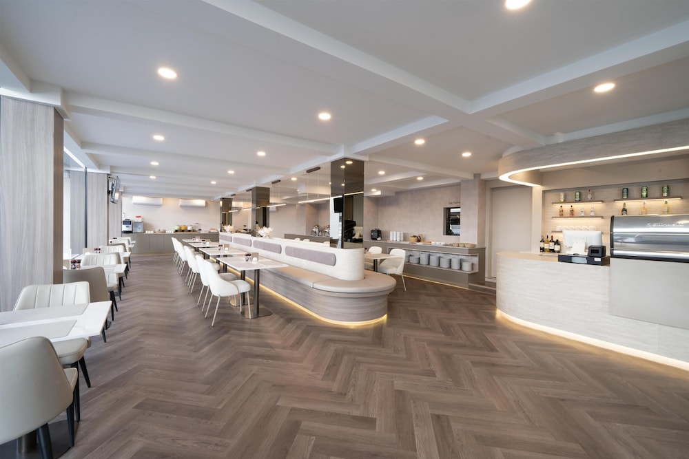SureStay Plus by Best Western Ramkhamhaeng Airport Rail Link Bangkok 35/38