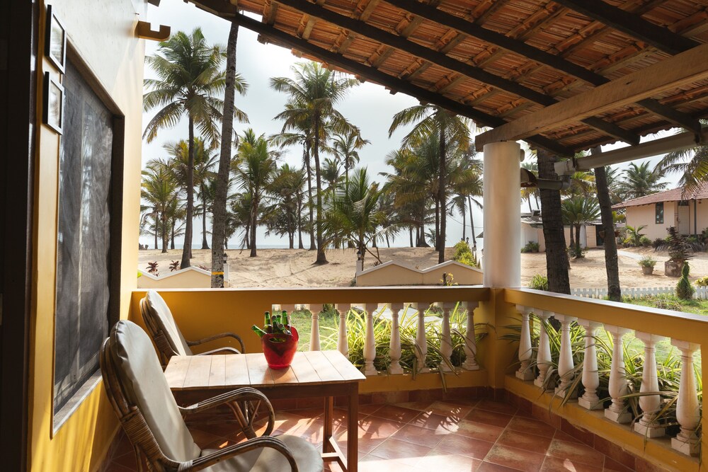 C'roque Beach Resort 24/50