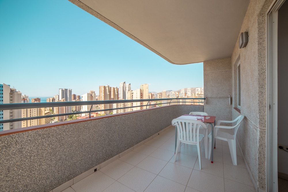 Primavera Loix Apartments 10/24