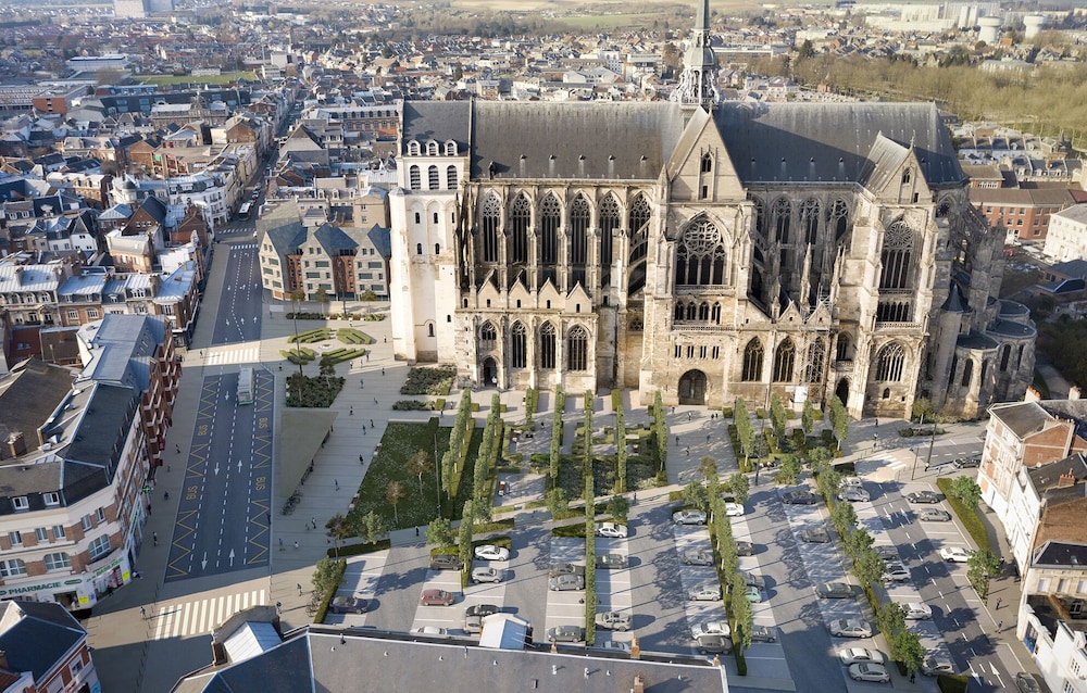 Ibis Saint Quentin Basilique 4/70