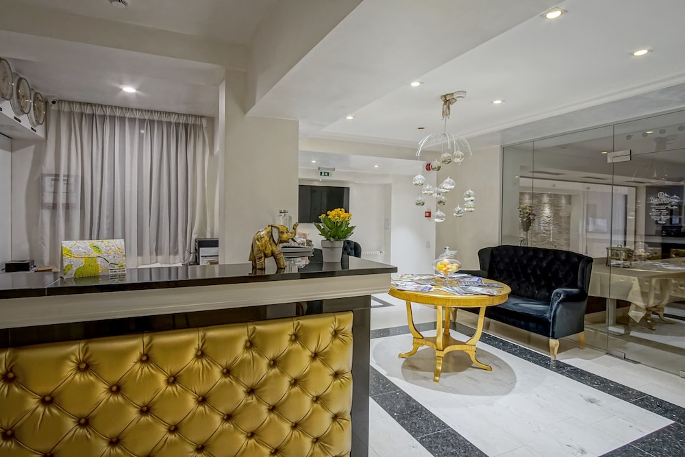 Old Town Boutique Hotel 8/50