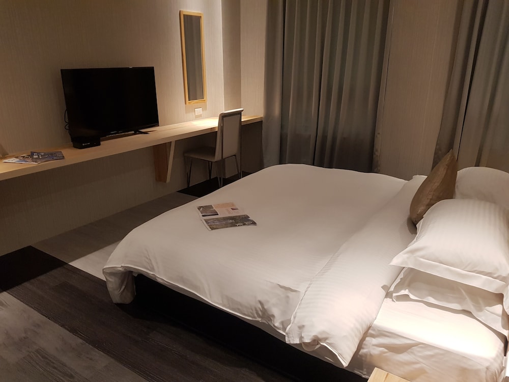 Ashare Hotel 24/61