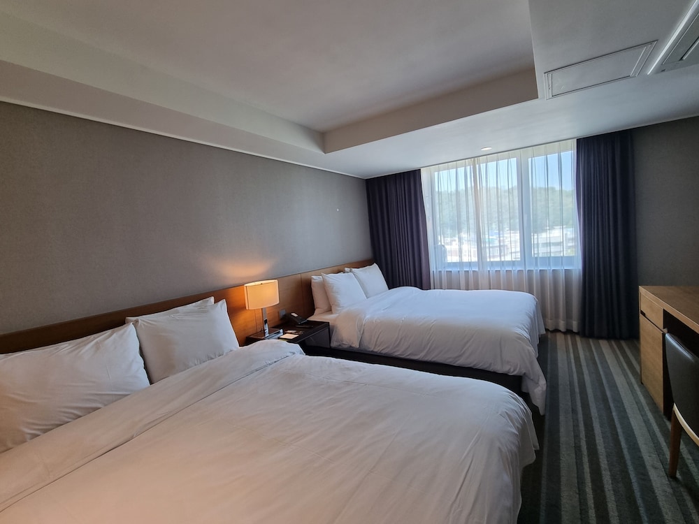 Avon Hotel Gunsan 20/67