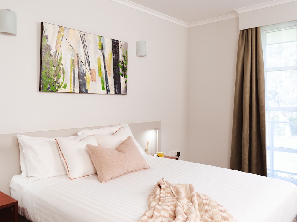 2 BEDROOMS, CONNECTING, APARTMENT