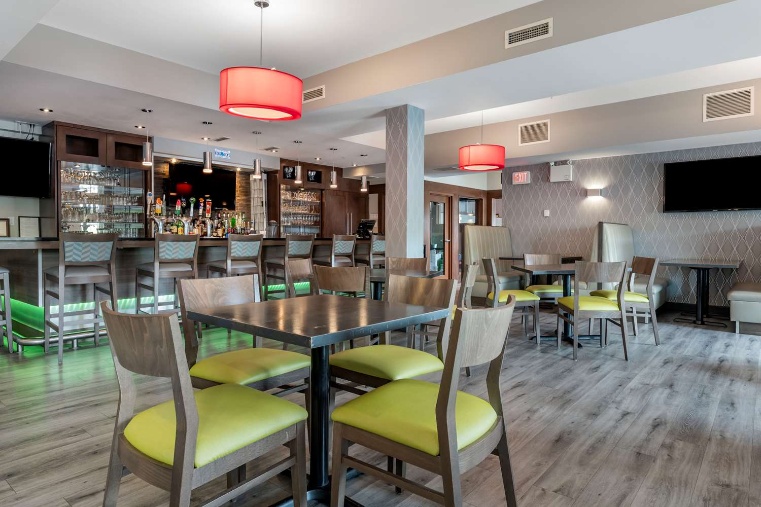 Best Western Plus Dartmouth Hotel Suites 26/42