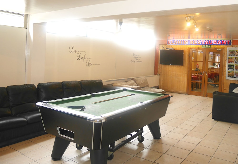 Kensal Green Backpackers 1 37/56