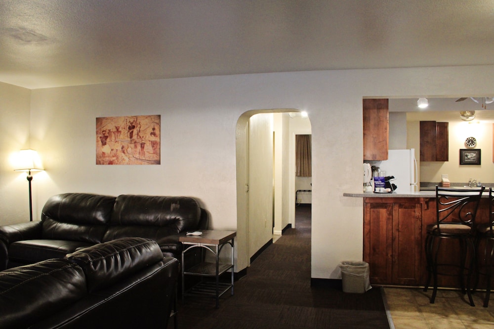 Bowen Motel 53/74