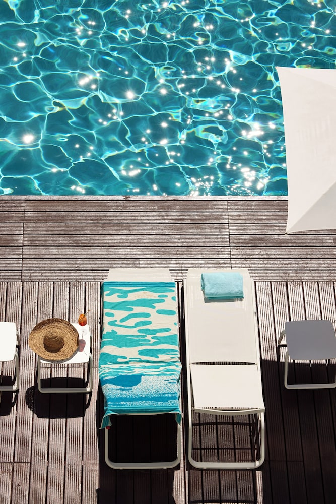 swimming pool spa