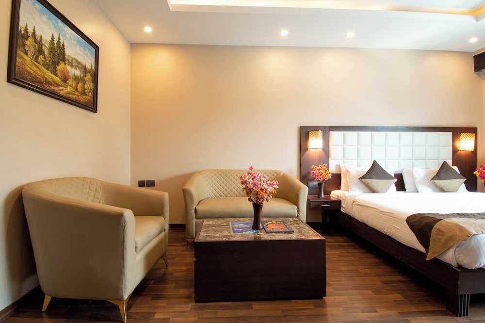 Akshaya Aura 30/53