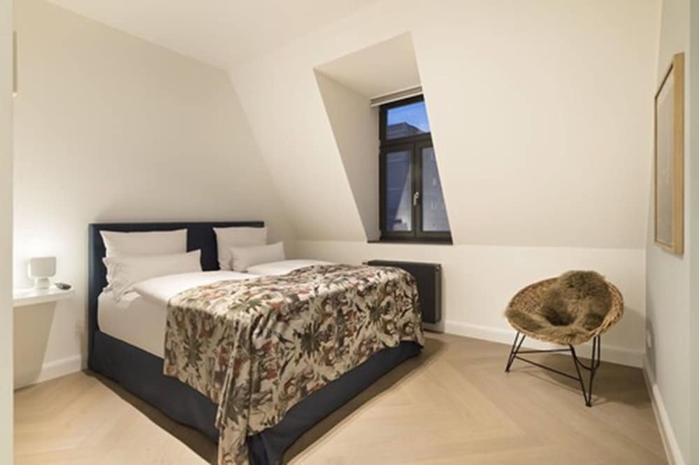 Lux 11 Berlin Mitte 7/60