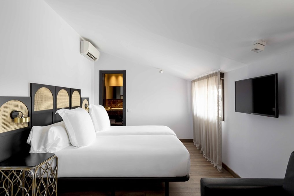 Astoria Hotel 13/42
