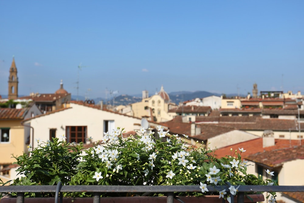 Borgo Tegolaio Terrace 24/28