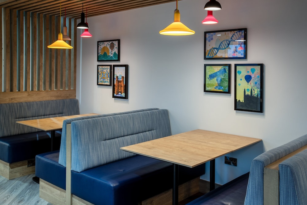 Holiday Inn Express Cambridge West - Cambourne 36/52