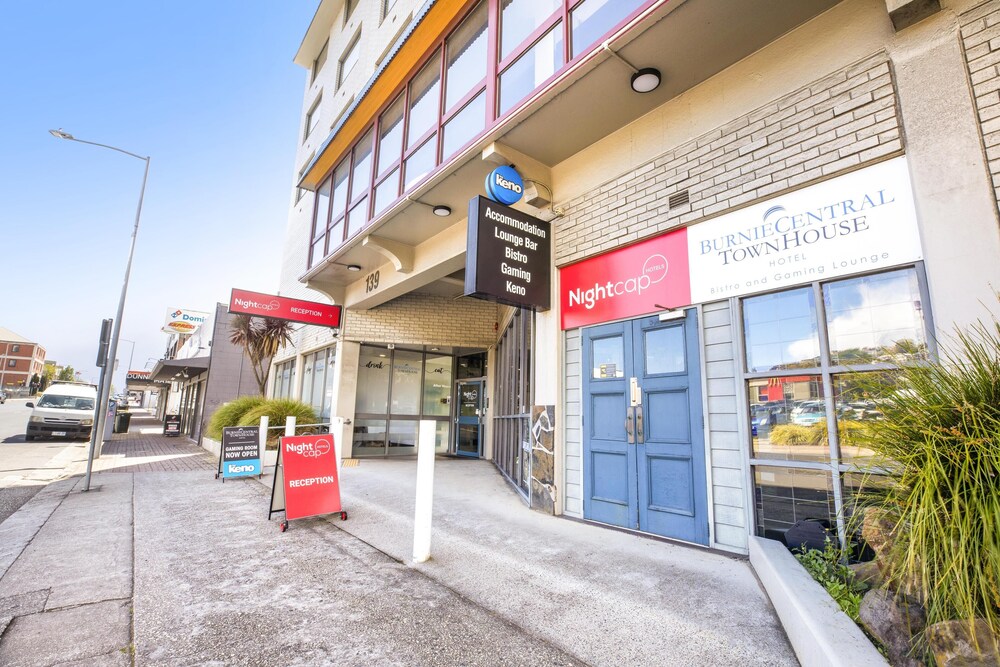 Burnie Central Townhouse Hotel 59/65