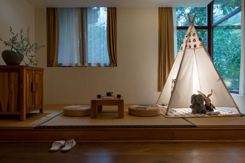 The Apsara Lodge 34/75