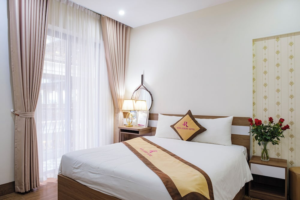 Roza Palace 18/50