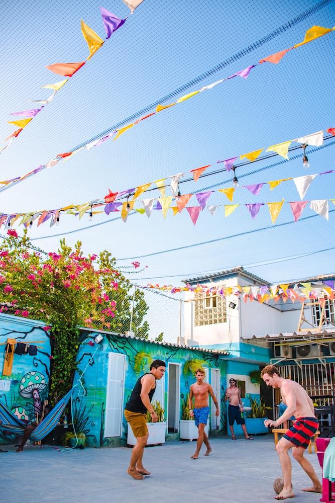 Wonderland Party Hostel 48/51