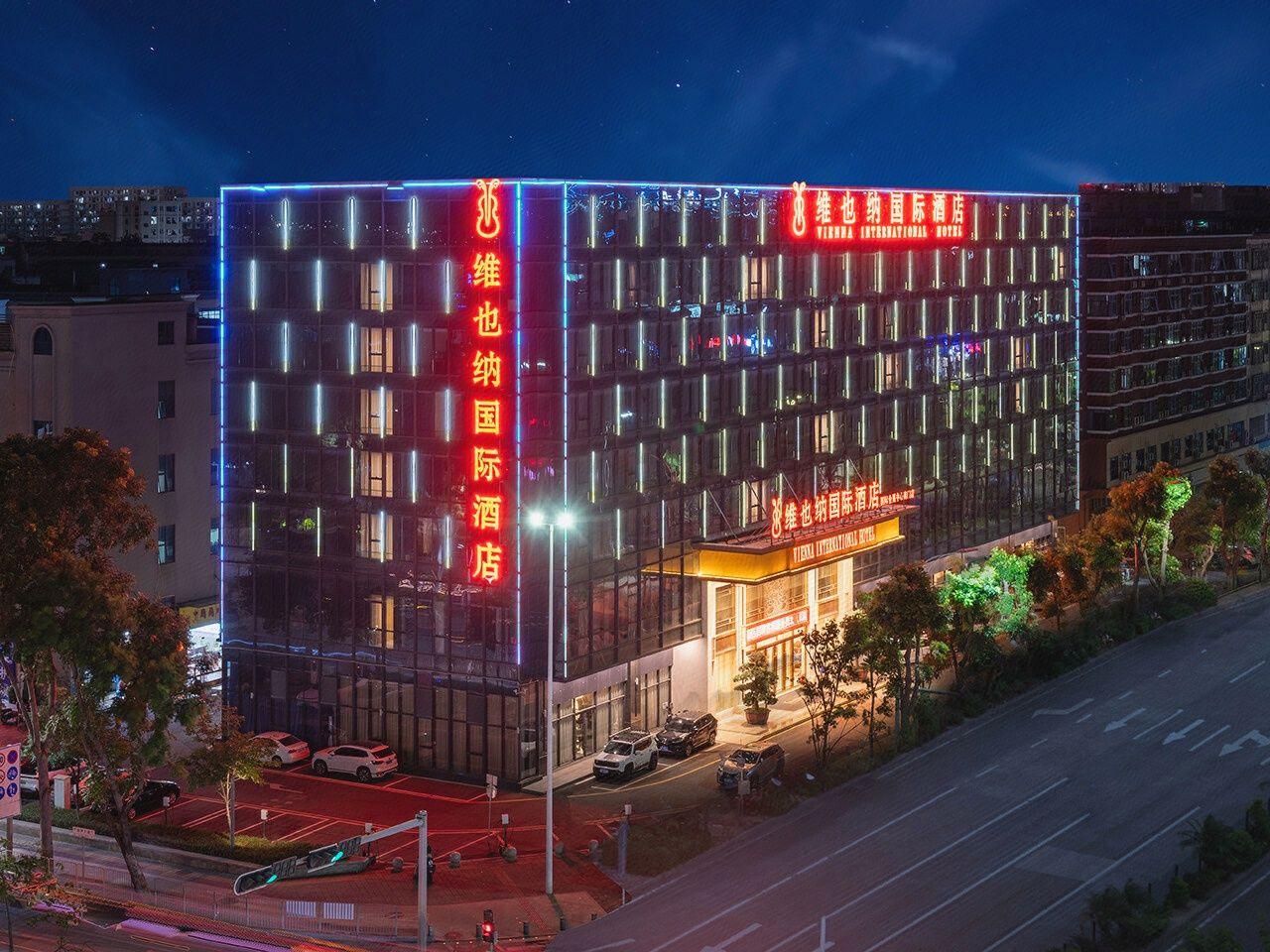 Vienna International Hotel (South Gate of Shenzhen International Convention and Exhibition Center) 3/39