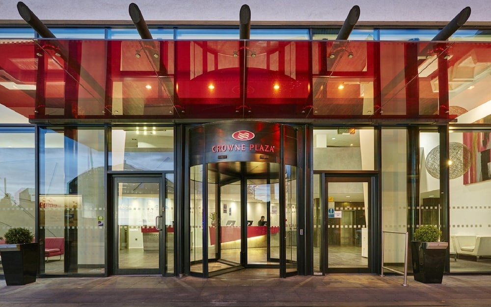 Crowne Plaza City Centre main