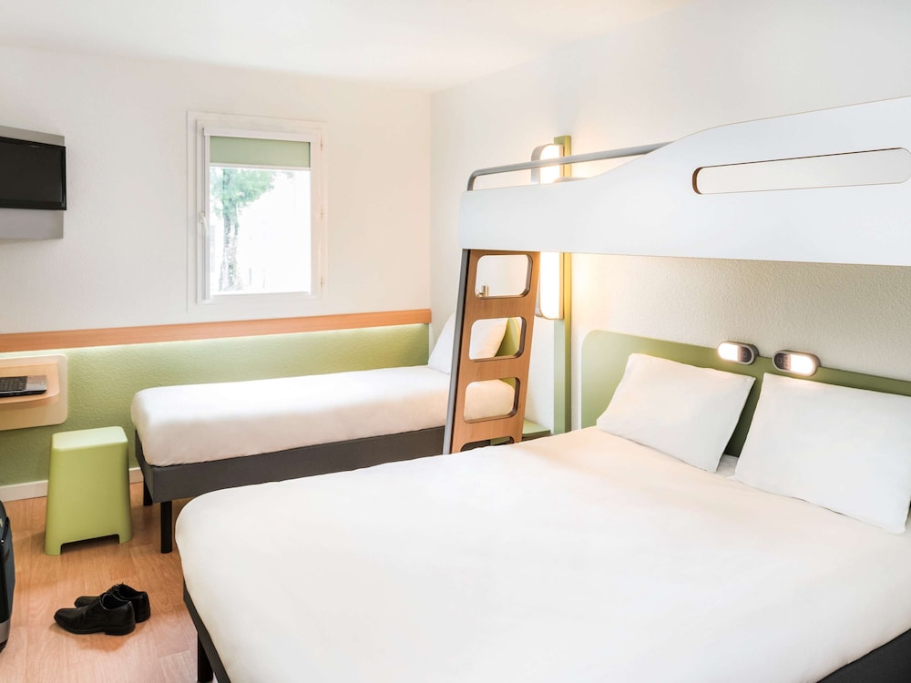 غرفة عائلية بسريرين مزدوجين